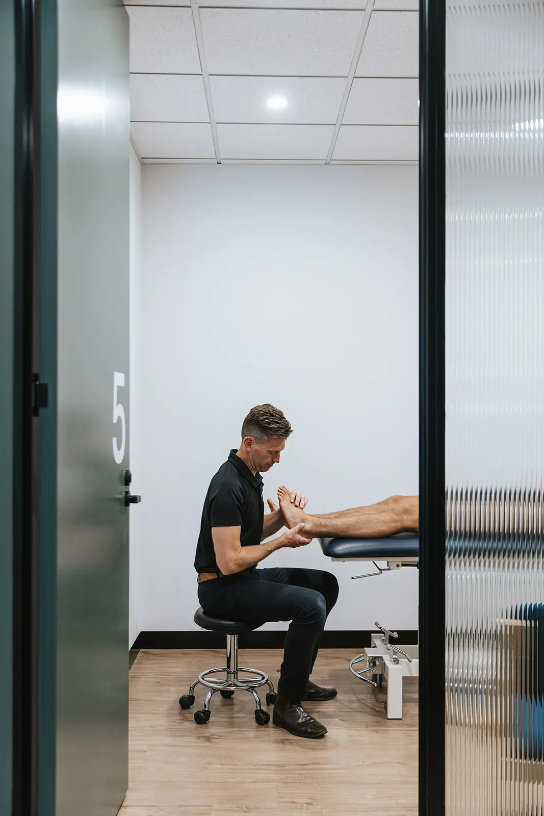 Ankle Pain from Basketball: How a Sports Doctor in Melbourne Can Help